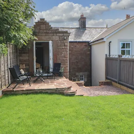 3 Eden View * Penrith